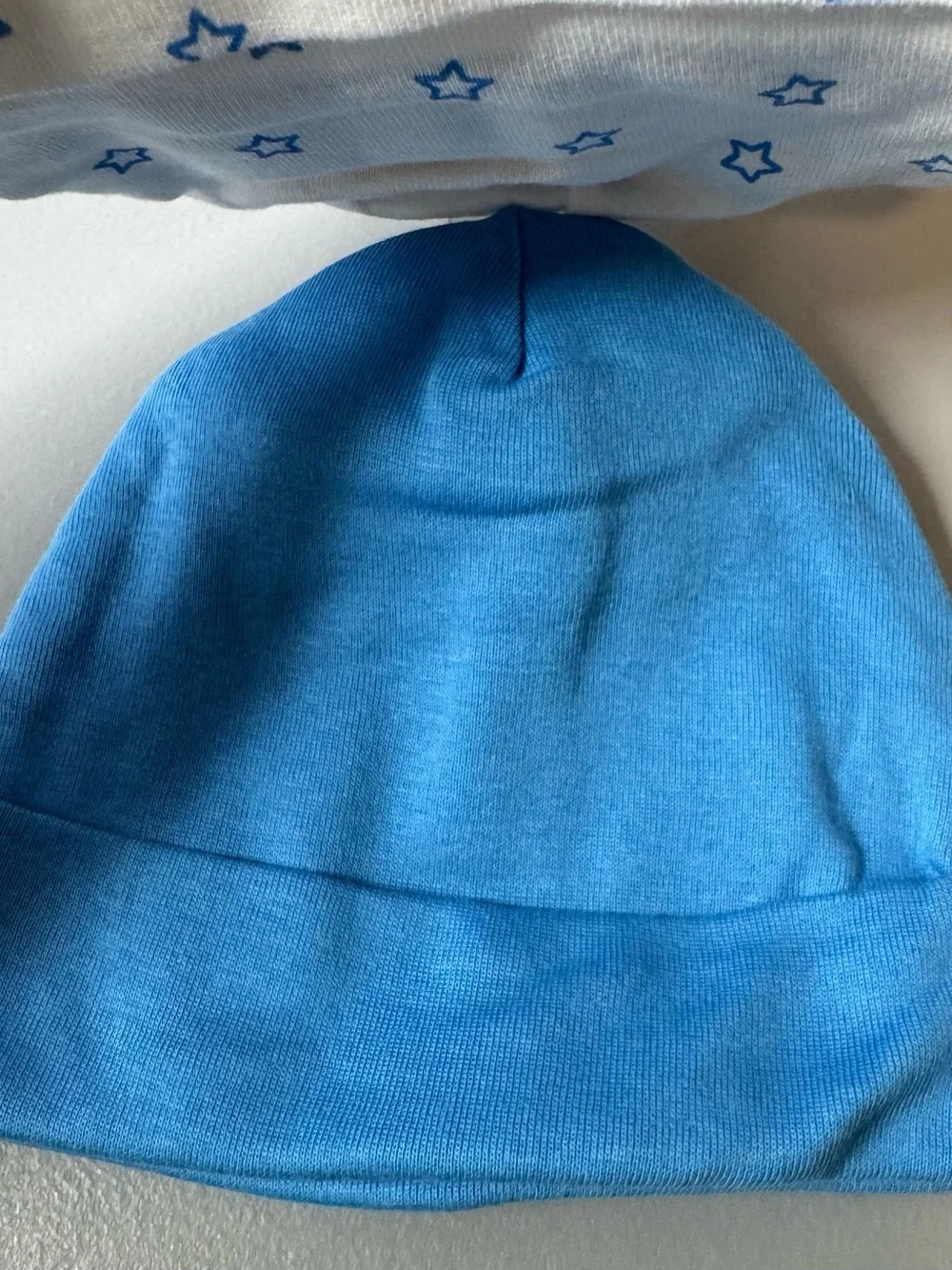 Gerber White Baby Beanie Blue Star Accents 2-pack set babies 6-12 months